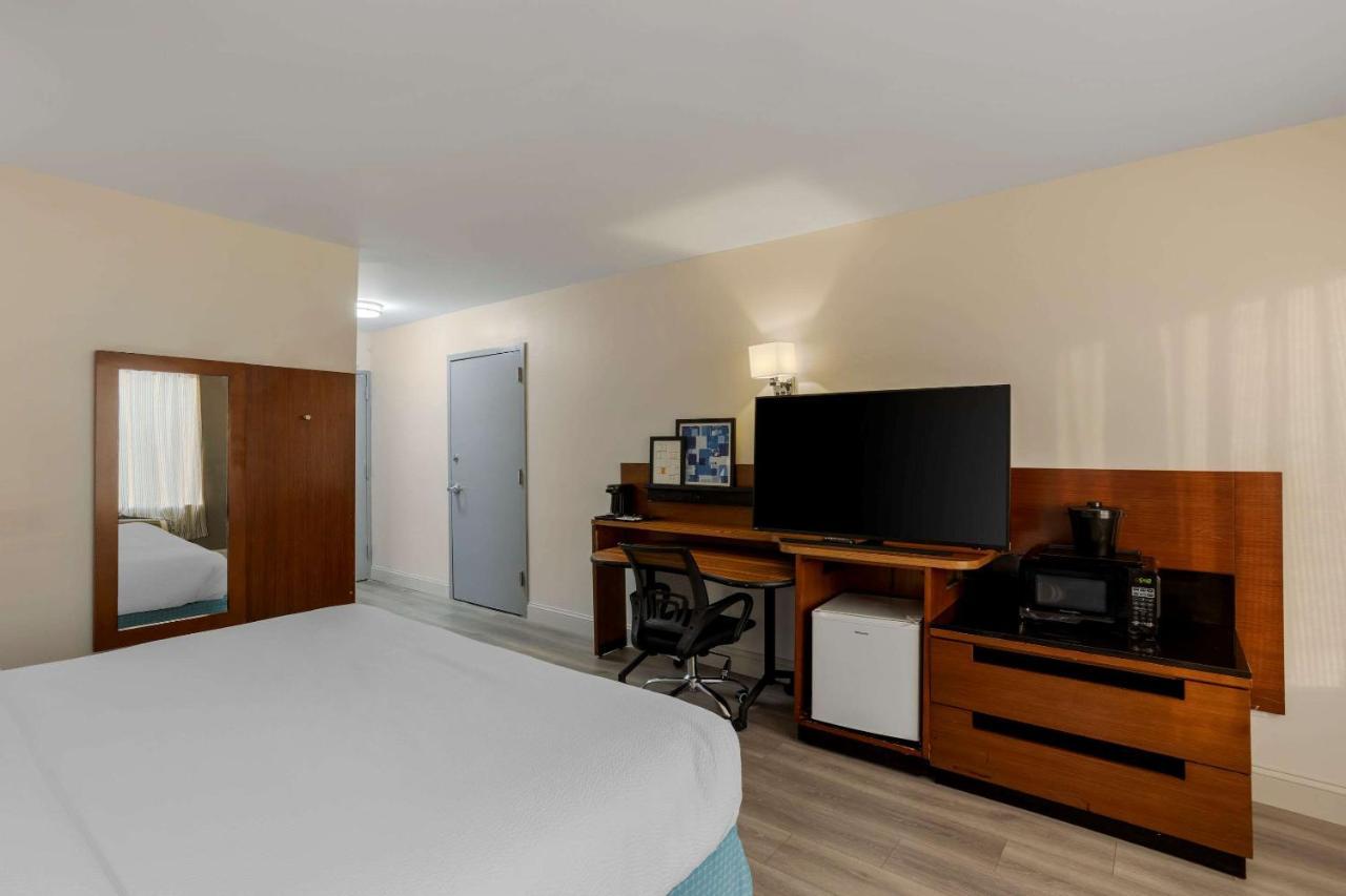 Comfort Inn & Suites Mt Laurel-Philadelphia Mount Laurel Zewnętrze zdjęcie