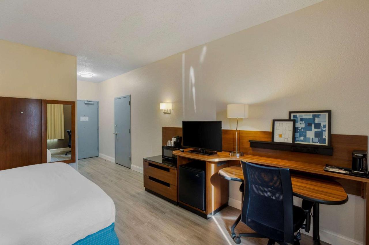 Comfort Inn & Suites Mt Laurel-Philadelphia Mount Laurel Zewnętrze zdjęcie